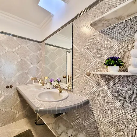 Casa Bella 라오로타바